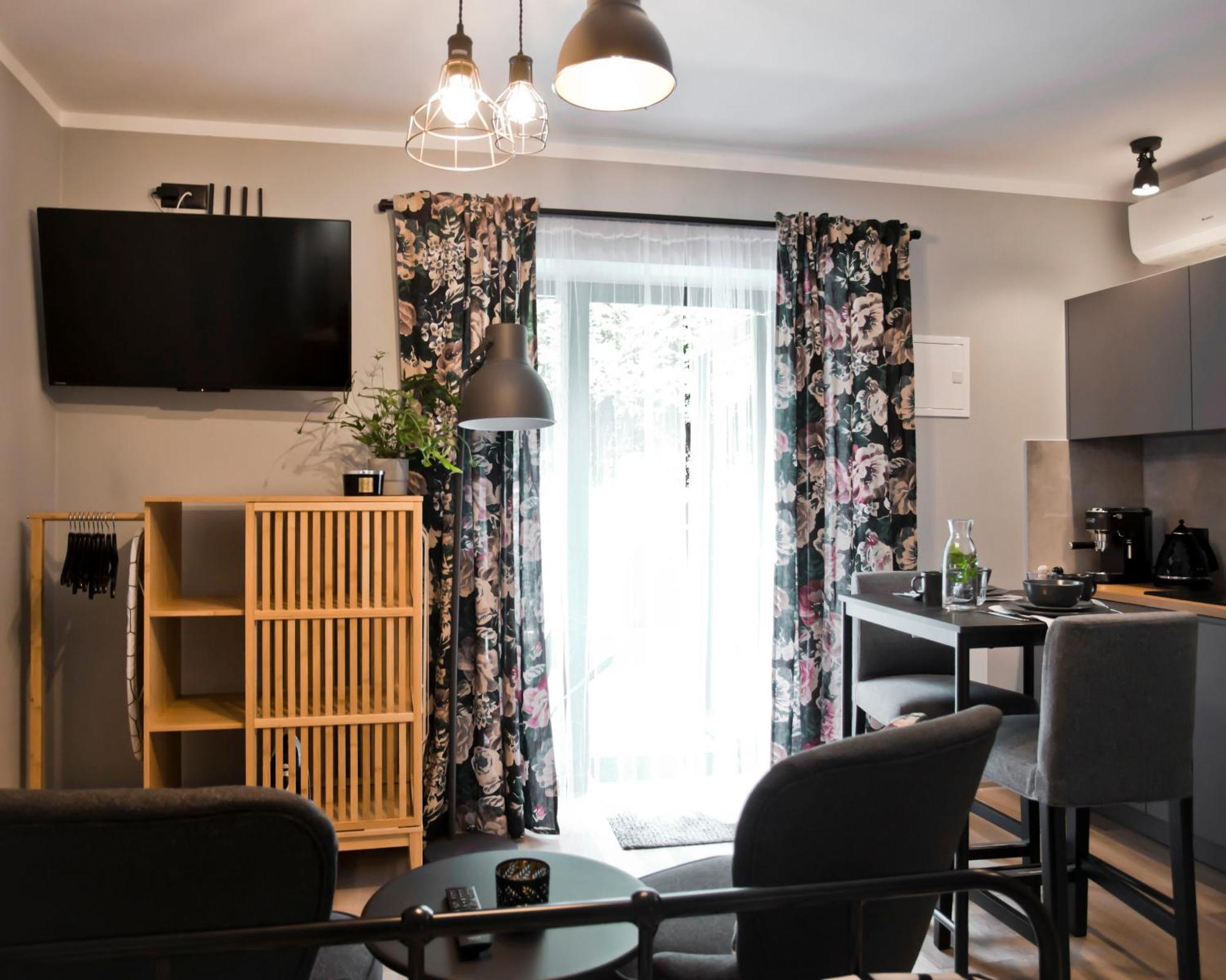 Balaton Apartamenty 트르제비니아 외부 사진